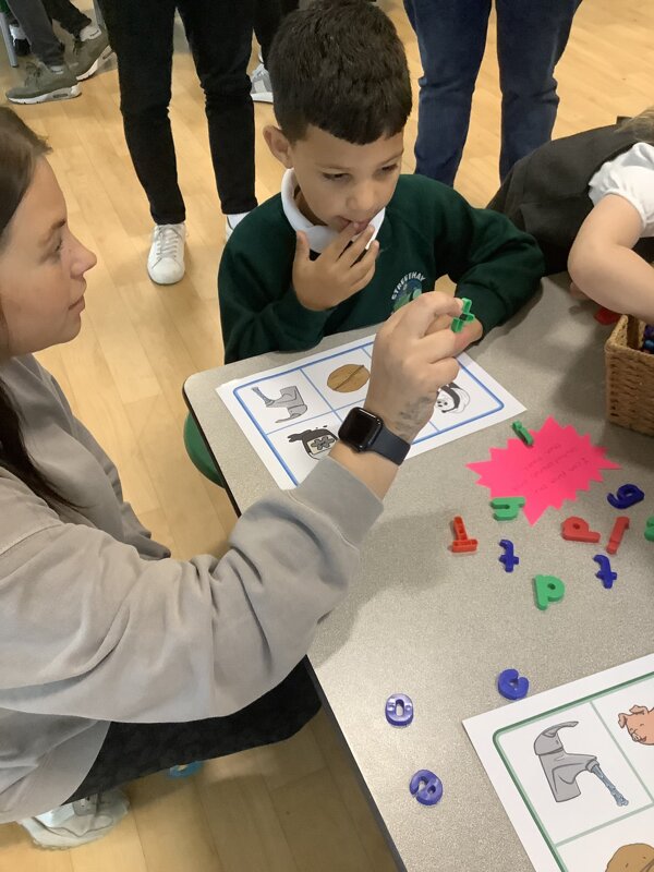 Image of Sunflowers Phonics Workshop