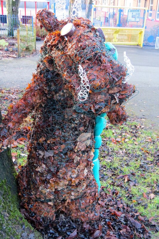 Image of Mysterious Creature Seen Lurking in Top Playground