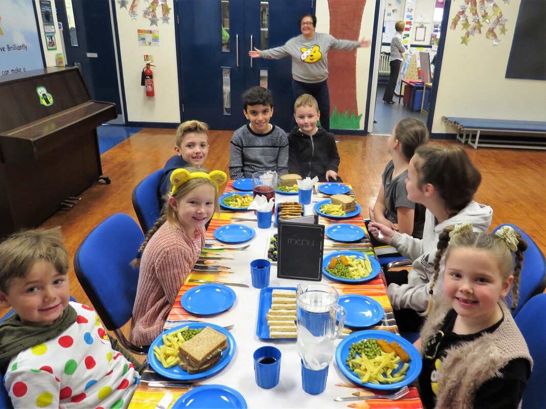 Image of Top Table - No Room for the Head!