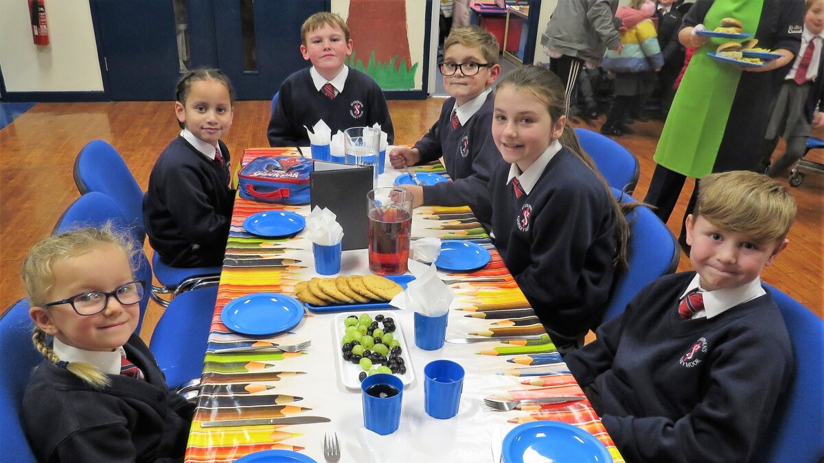 Image of Top Table - Top Guests