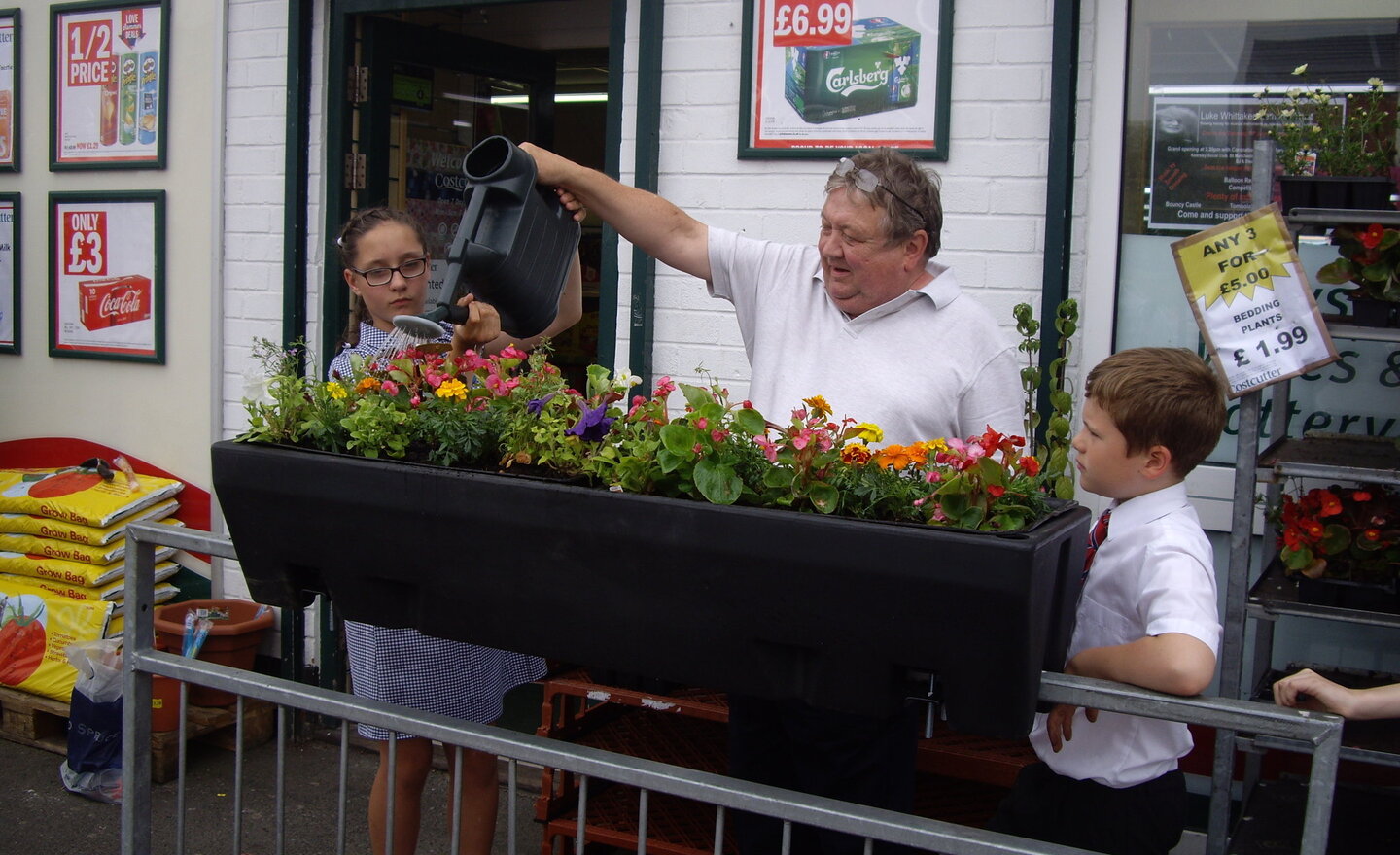 Image of St Stephen's Gardeners out in the Community