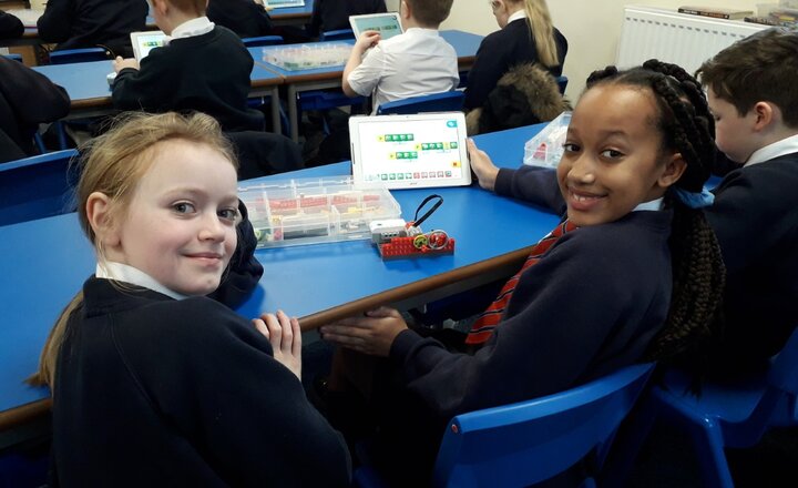 Image of Year 5 JuniorSTEM Workshop