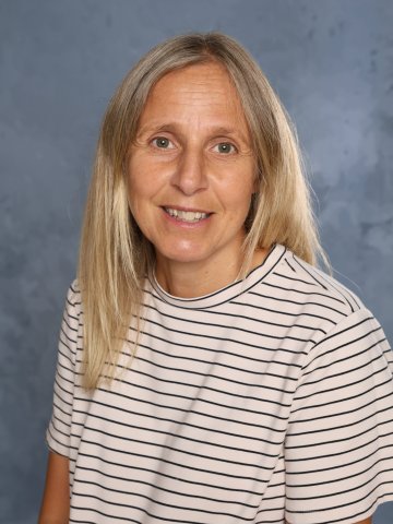 Mrs Nicki Campbell-Davies