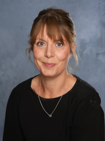 Mrs Vicki Lovegrove