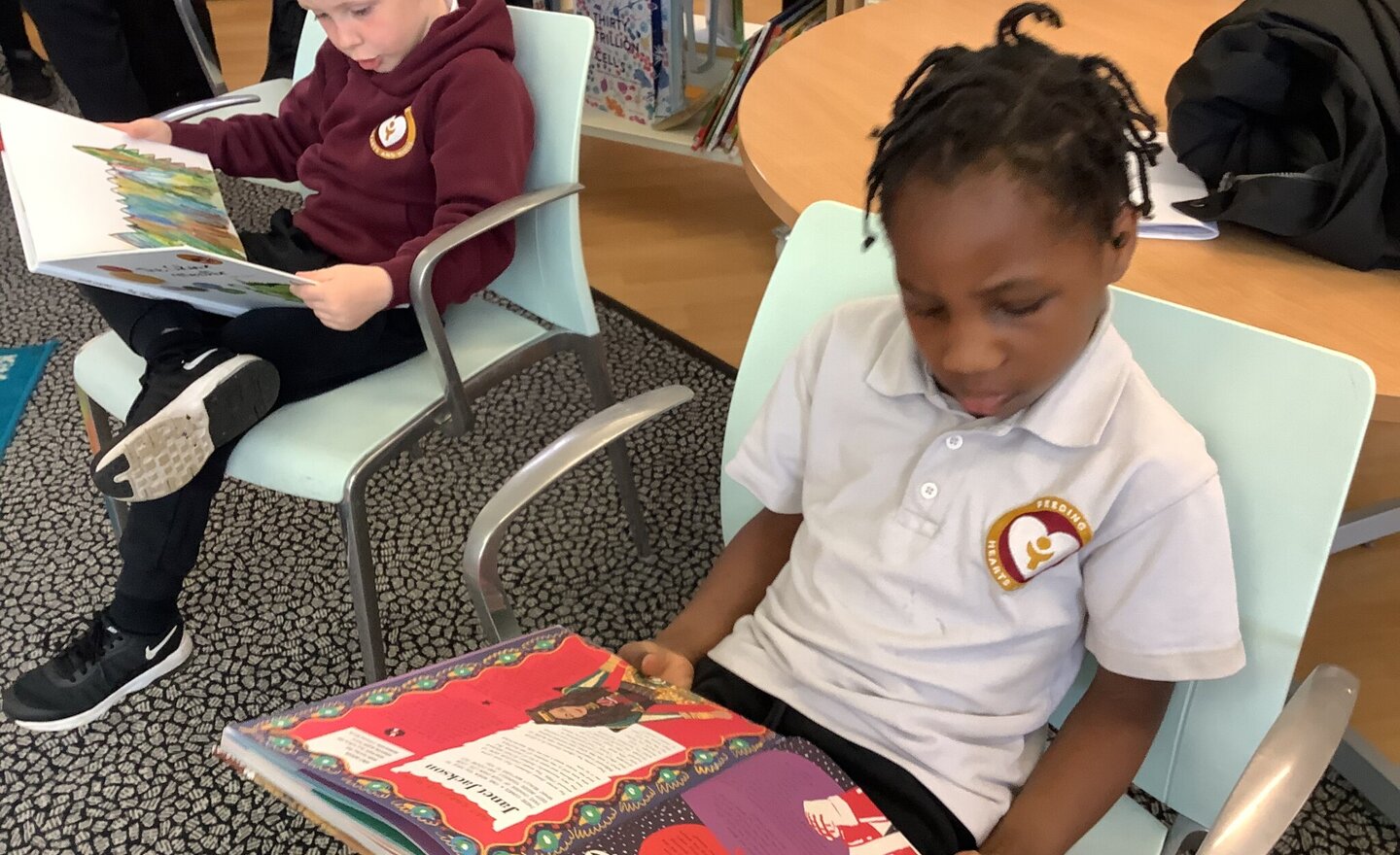 Image of Y1S class library visit