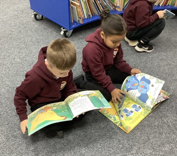 Image of Y1S Library Time