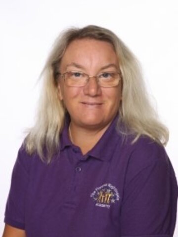 Miss L Barratt