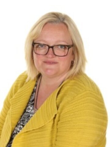 Mrs D Whittaker