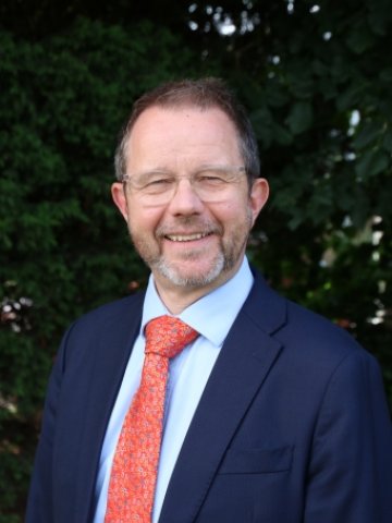 Mr P Wilkes