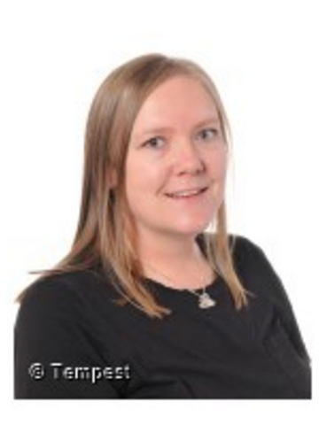 Mrs Laura Belfield