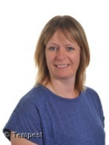 Mrs Tracie Mynett 