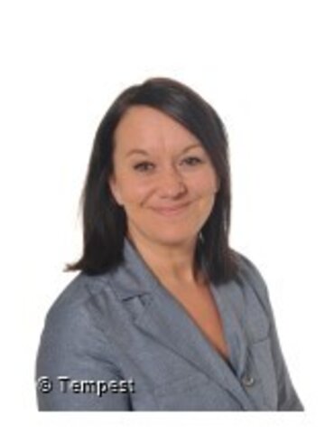 Mrs Helen Cunliffe 