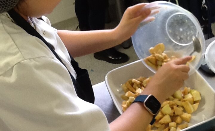 Image of Making Apple Crumble 