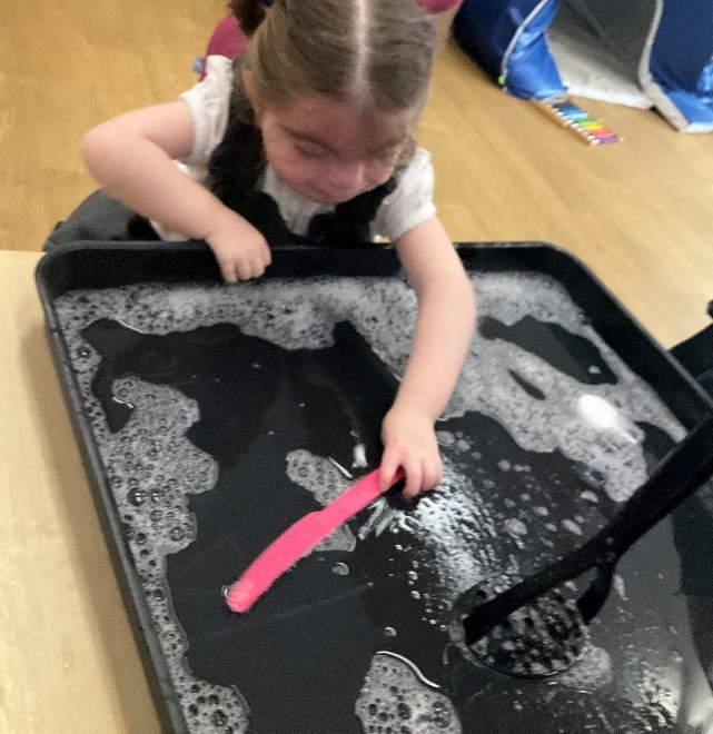 Image of Oak Tree - Sensory materials