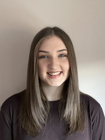 Miss L Rowe