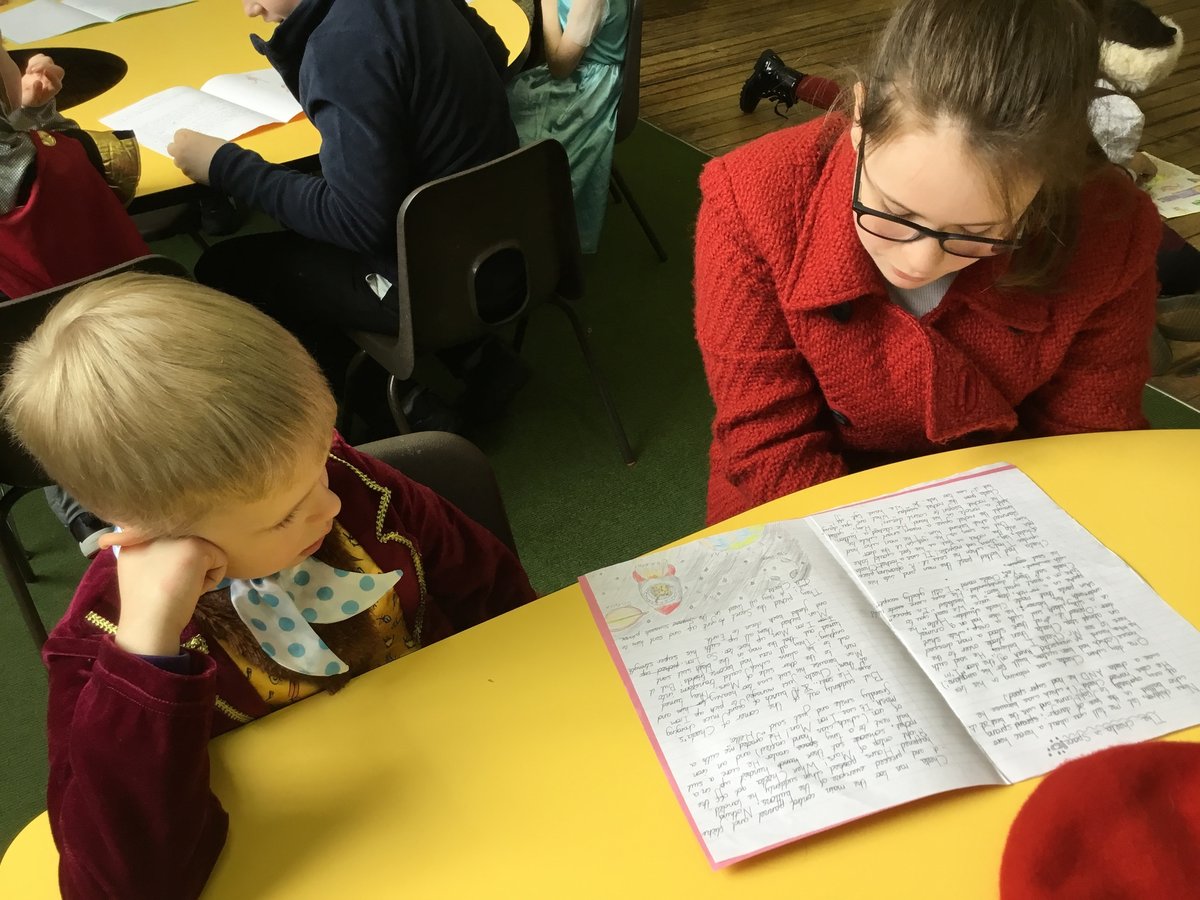 Sharing Books Is So Much Fun! Trawden Forest Primary School