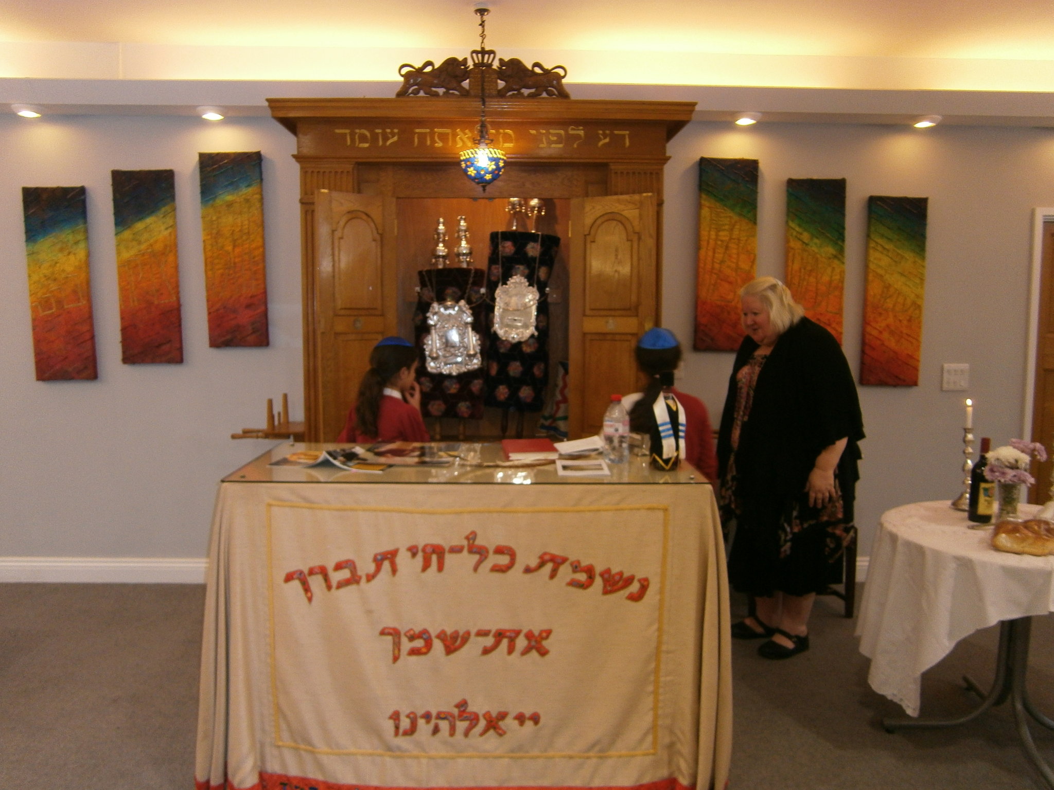 Image of Maidenhead Synagogue receives a visit from Year 4