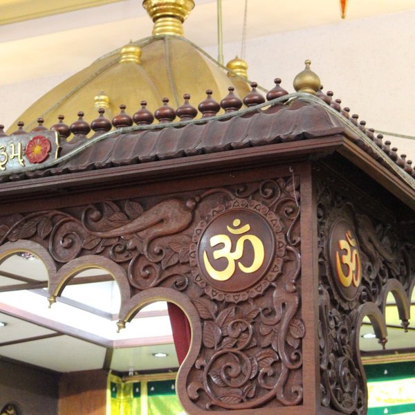 Image of AAA Students visit Hindu Temple in RE