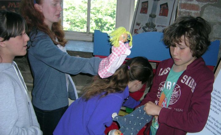Image of Year 6 trip to Scaplen's Court