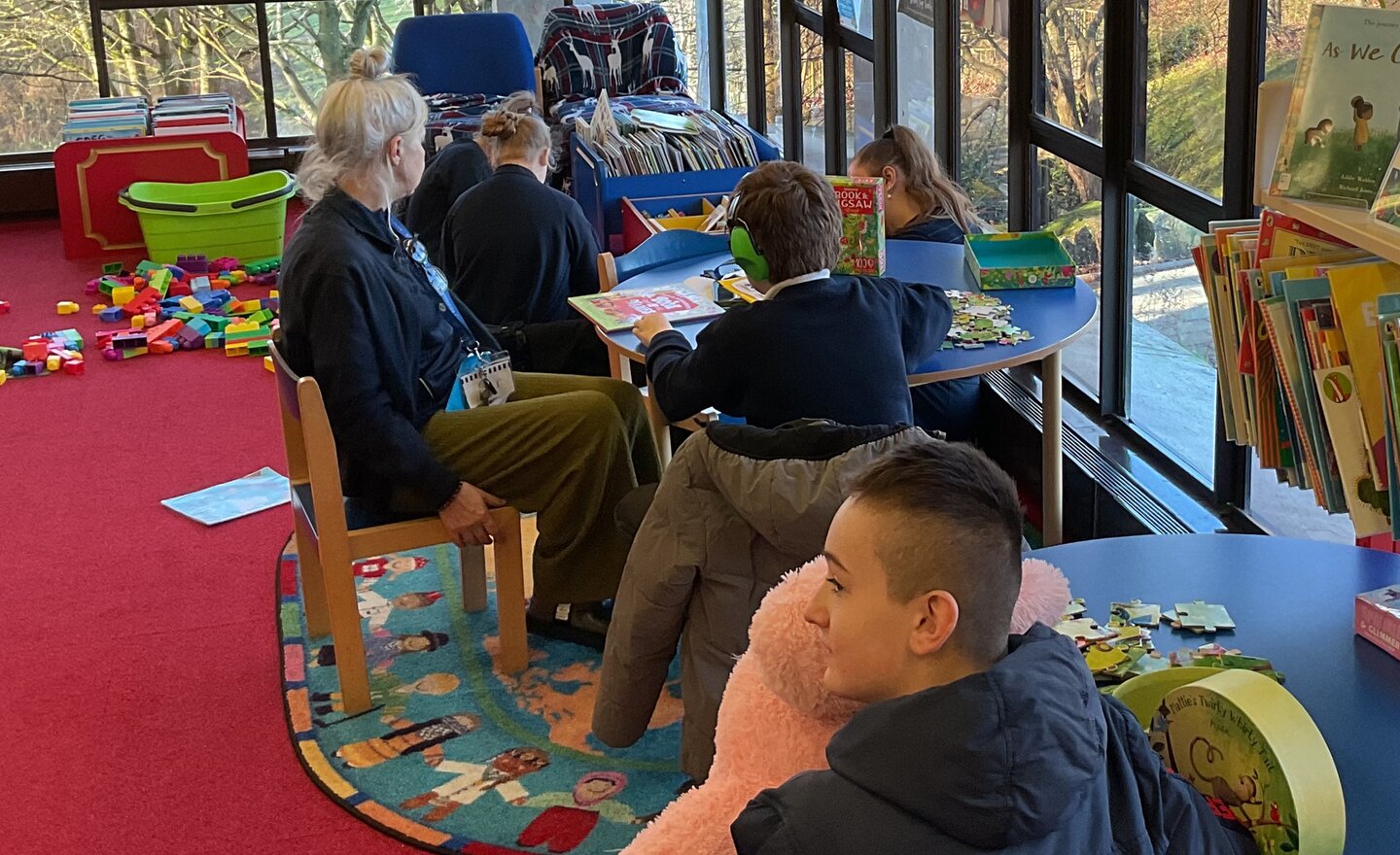 Image of 3H's visit to the library