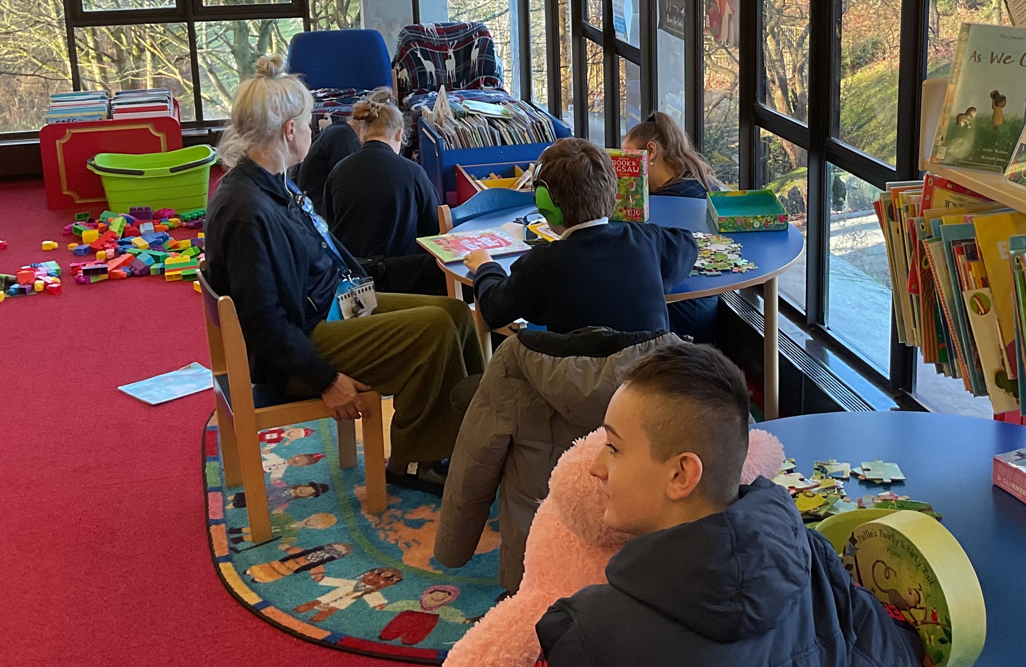 Image of 3H's visit to the library