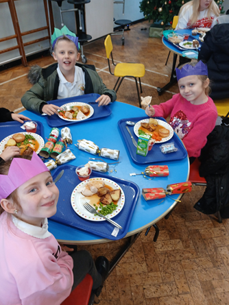 Image of Christmas lunch at The William Hogarth School