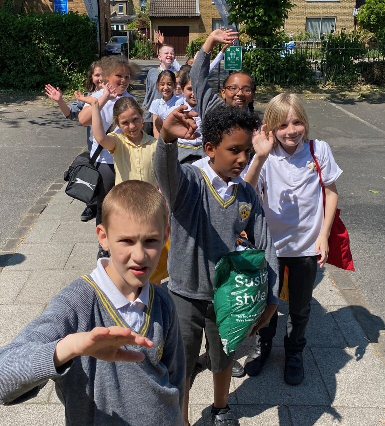 Image of Year 4 arrive for their first swimming lesson!