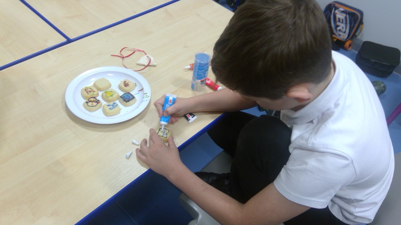 Image of KS2 Festive Creative Art and Food Technology